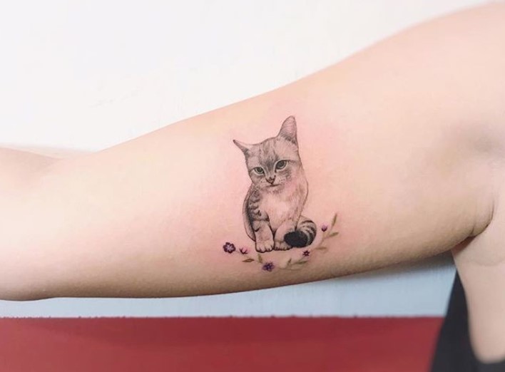 20 Minimalist Cat Tattoos for the Subtle CatLover  Minimalist cat tattoo Cat  tattoo Tattoos